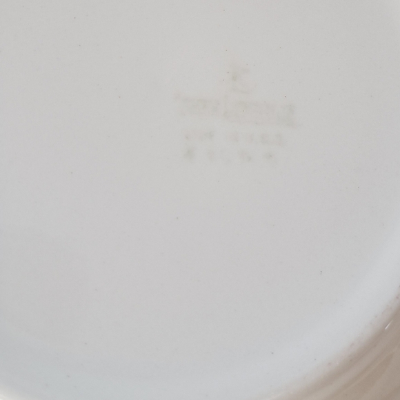 Vintage‎ Homer Laughlin Queen Esther Gold Rim Set of 4 Soup/ Dessert Bowls - Picture 3 of 4